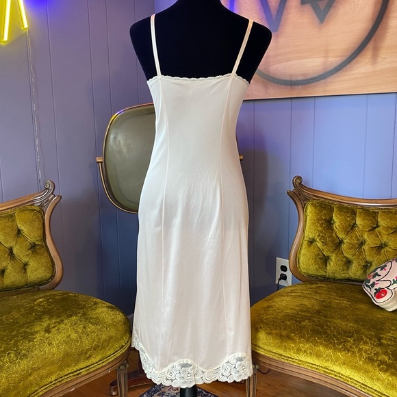 Vintage Vanity Fair Pastel Pink With Cream Floral Lace Slip Size 32 - Picture 4 of 9